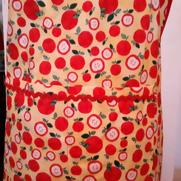 Handmade Apron in Vintage Pattern - Picture 5 of 5